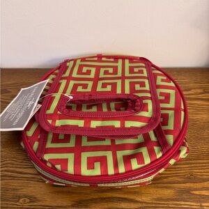 NWT The Royal Standard Red & Green Greek Key Round Casserole Carrier